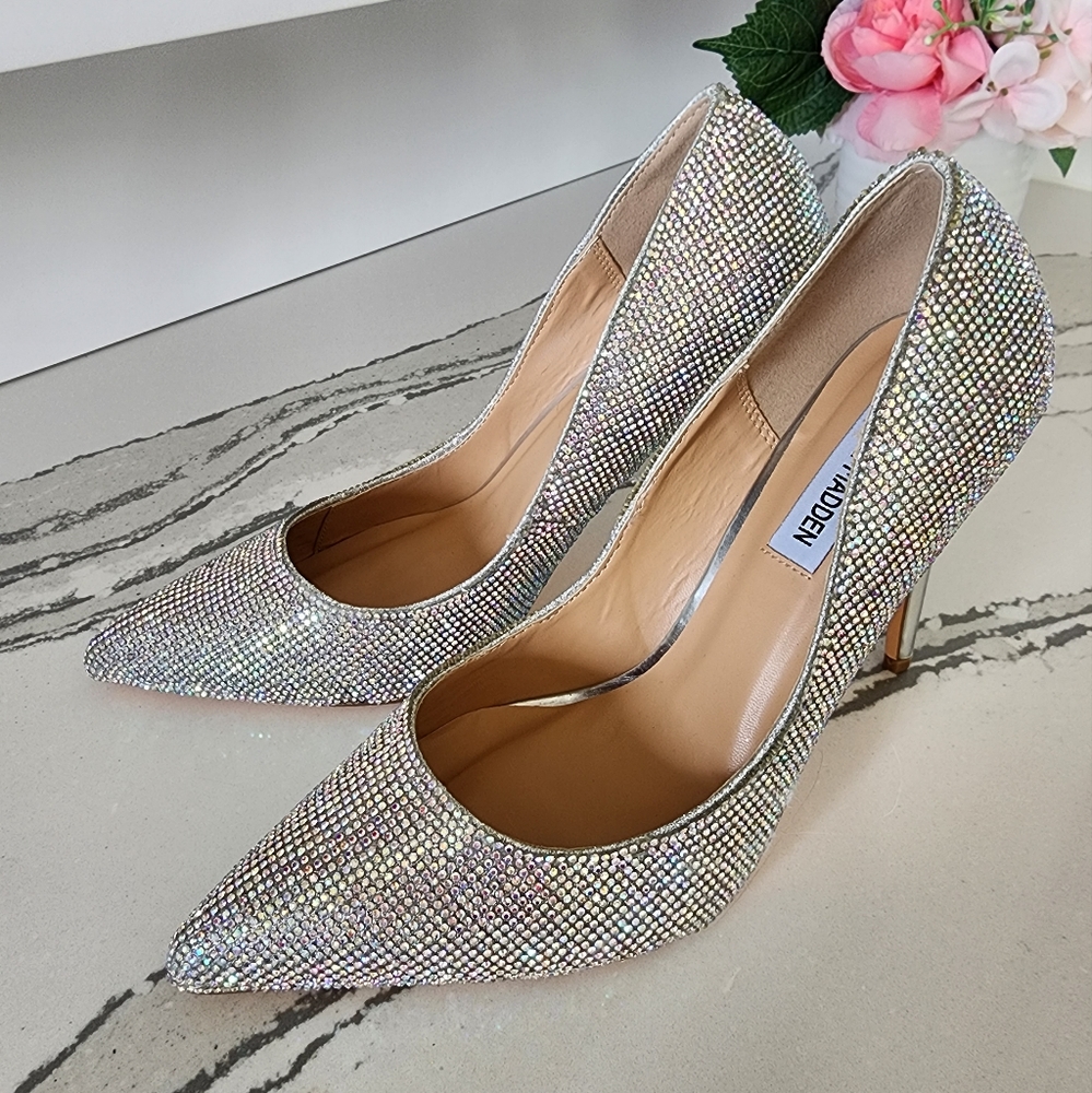 Steve Madden Rhinestone Pump, NEW